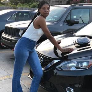 Meet your Posher, Tonya